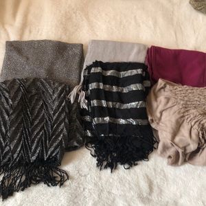 Bundle of 6 scarfs